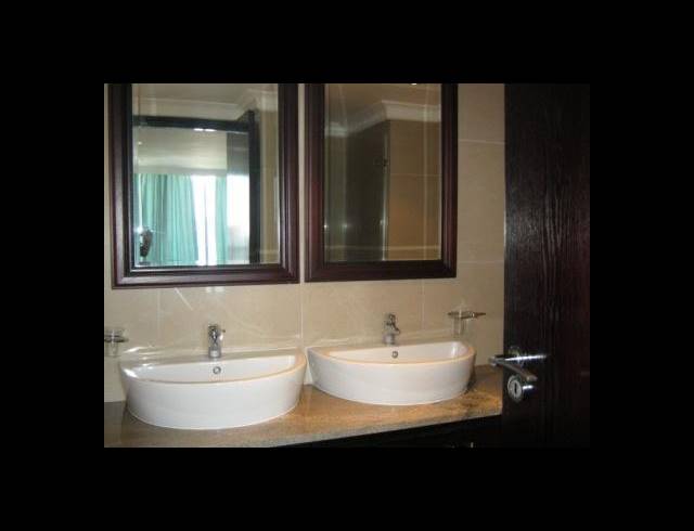 2 BEDROOM APARTMENT TO LET IN POINT WATERFRONT